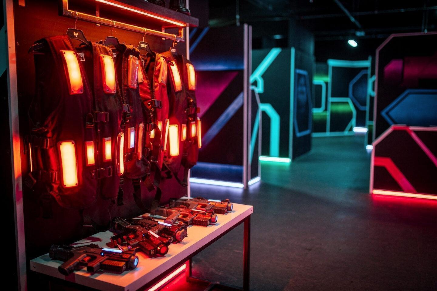 Startseite – Leistungen – OUTGUN Lasertag